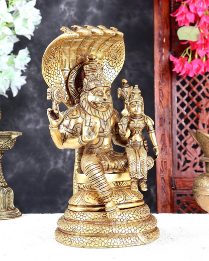 ब्रासोरा® वृंदावन वेणुगोपाल कृष्ण पीतल की प्रतिमा मोर के साथ | एंटीक नीला और सुनहरा रंग | ऊँचाई 20 इंच