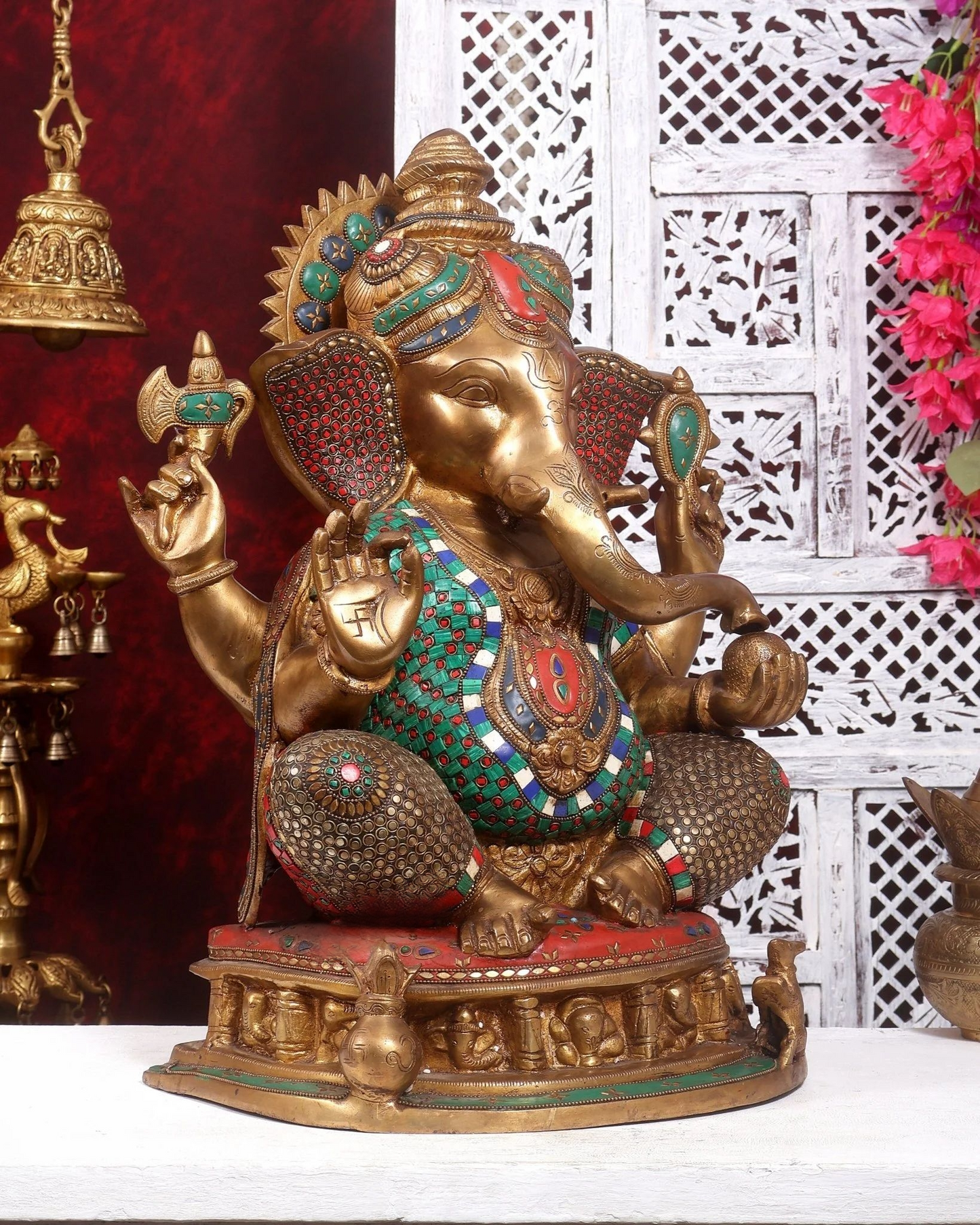 ब्रासोरा® वृंदावन वेणुगोपाल कृष्ण पीतल की प्रतिमा मोर के साथ | एंटीक नीला और सुनहरा रंग | ऊँचाई 20 इंच