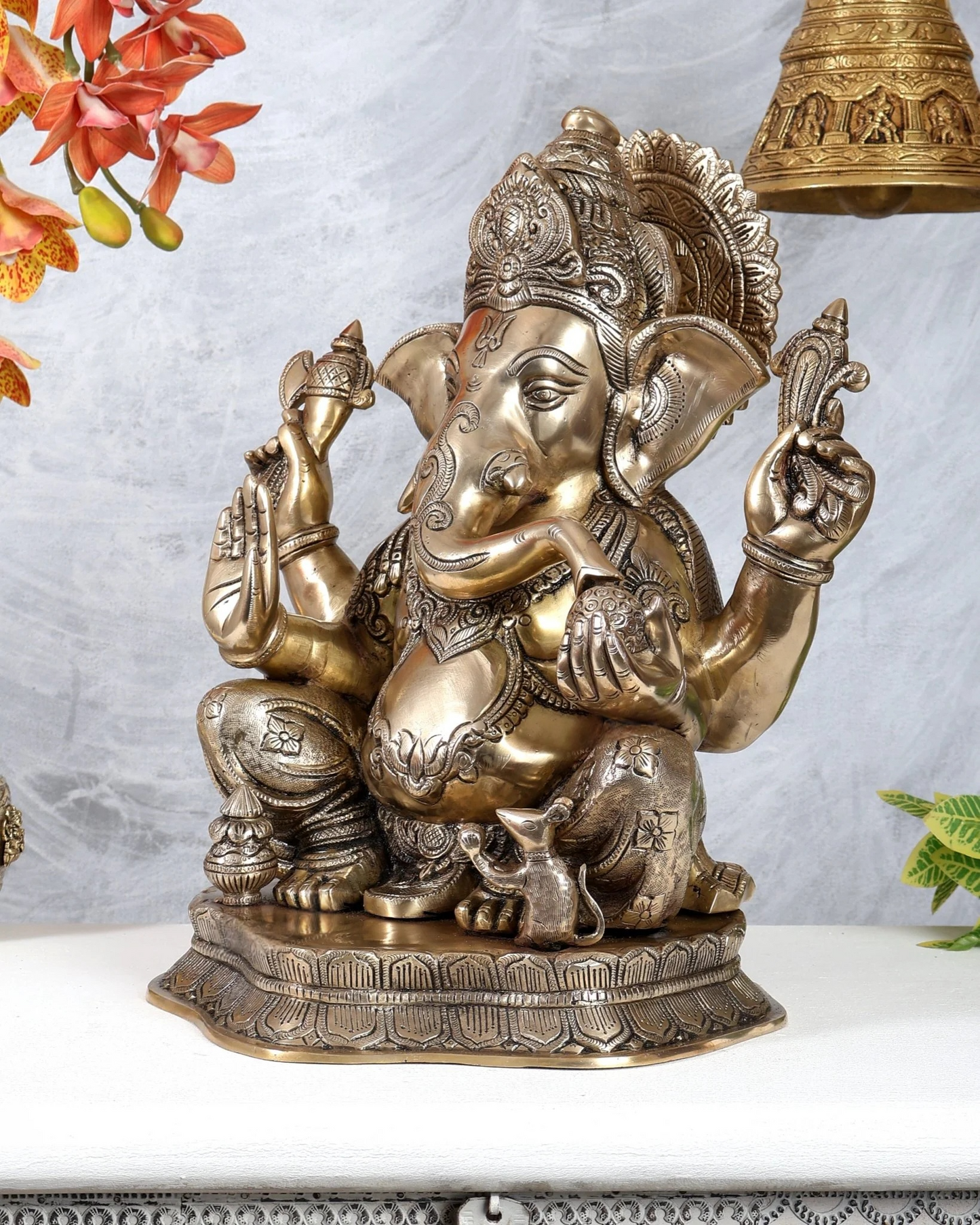 ब्रासोरा® वृंदावन वेणुगोपाल कृष्ण पीतल की प्रतिमा मोर के साथ | एंटीक नीला और सुनहरा रंग | ऊँचाई 20 इंच