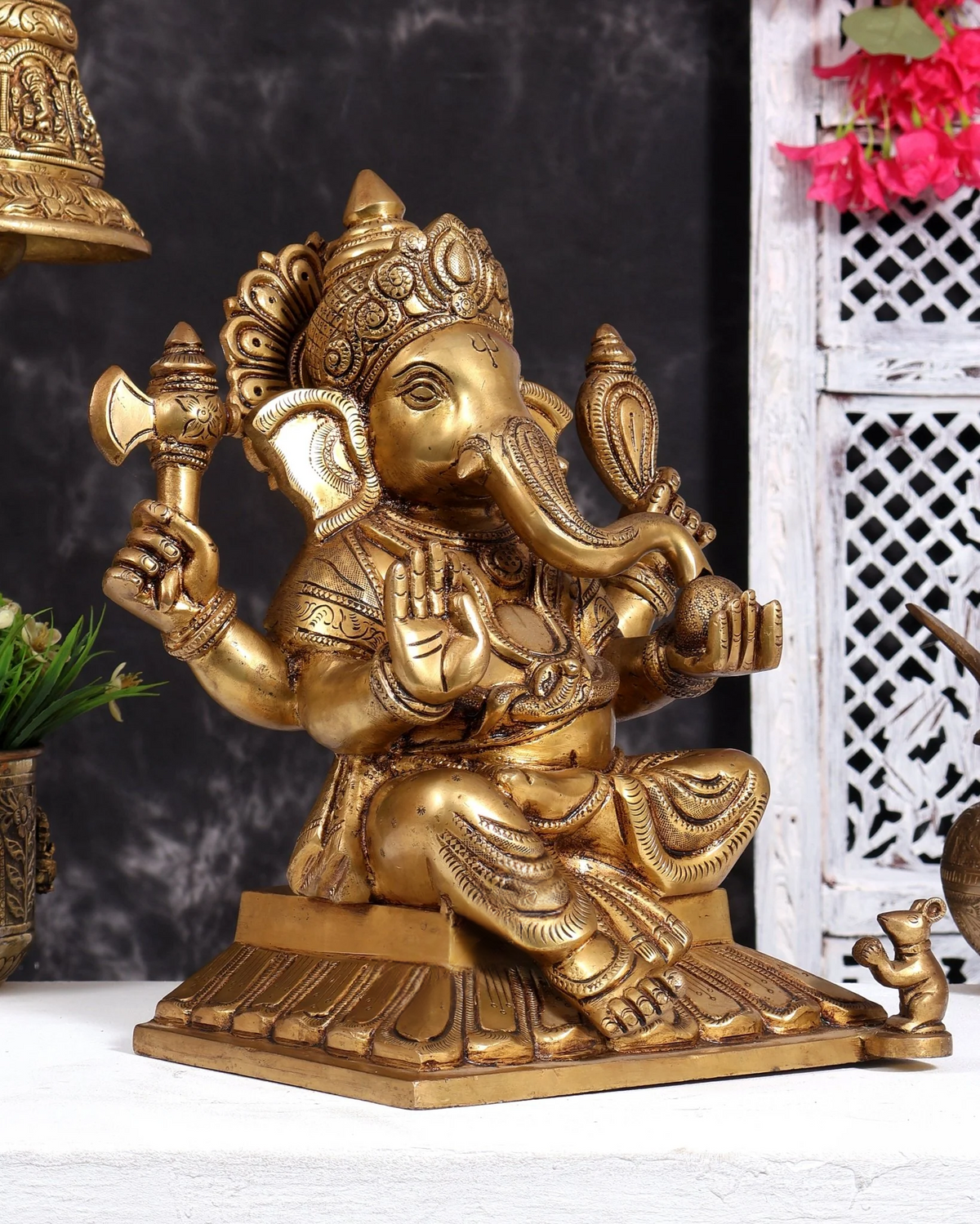 ब्रासोरा® वृंदावन वेणुगोपाल कृष्ण पीतल की प्रतिमा मोर के साथ | एंटीक नीला और सुनहरा रंग | ऊँचाई 20 इंच