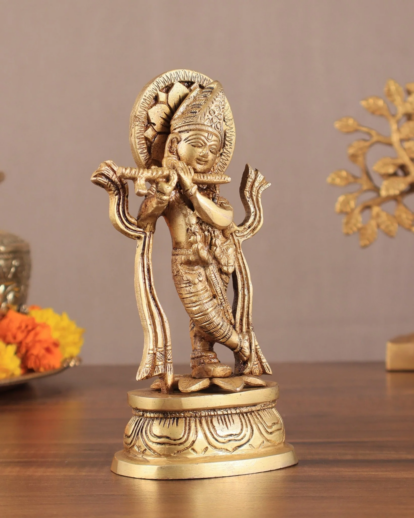 Brassaura® Lord Krishna Playing Flute Brass Idol | Pure Brass Golden Finish | Brass Murti for Home Temple, Pooja Room, Spiritual Décor & Luxury Gifting | Height 7 Inches | Weight 1 Kg