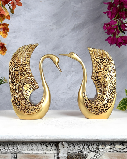 Brassaura® Brass Swan Showpiece Pair | Handcrafted Decorative Swan Statues for Home Décor | Elegant Brass Bird Sculpture Set for Living Room, Console Table & Office | 9 Inches | 4.7 Kg