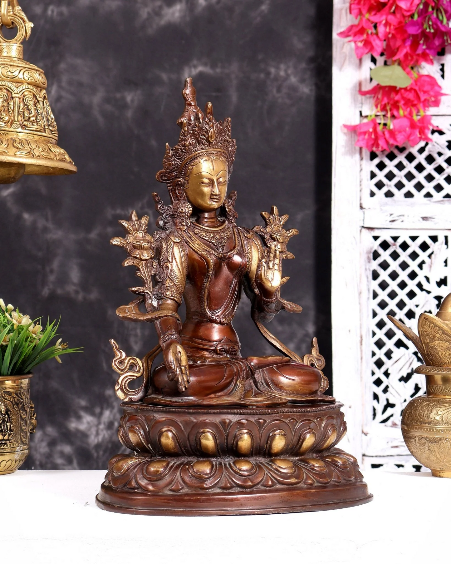ब्रासोरा® वृंदावन वेणुगोपाल कृष्ण पीतल की प्रतिमा मोर के साथ | एंटीक नीला और सुनहरा रंग | ऊँचाई 20 इंच