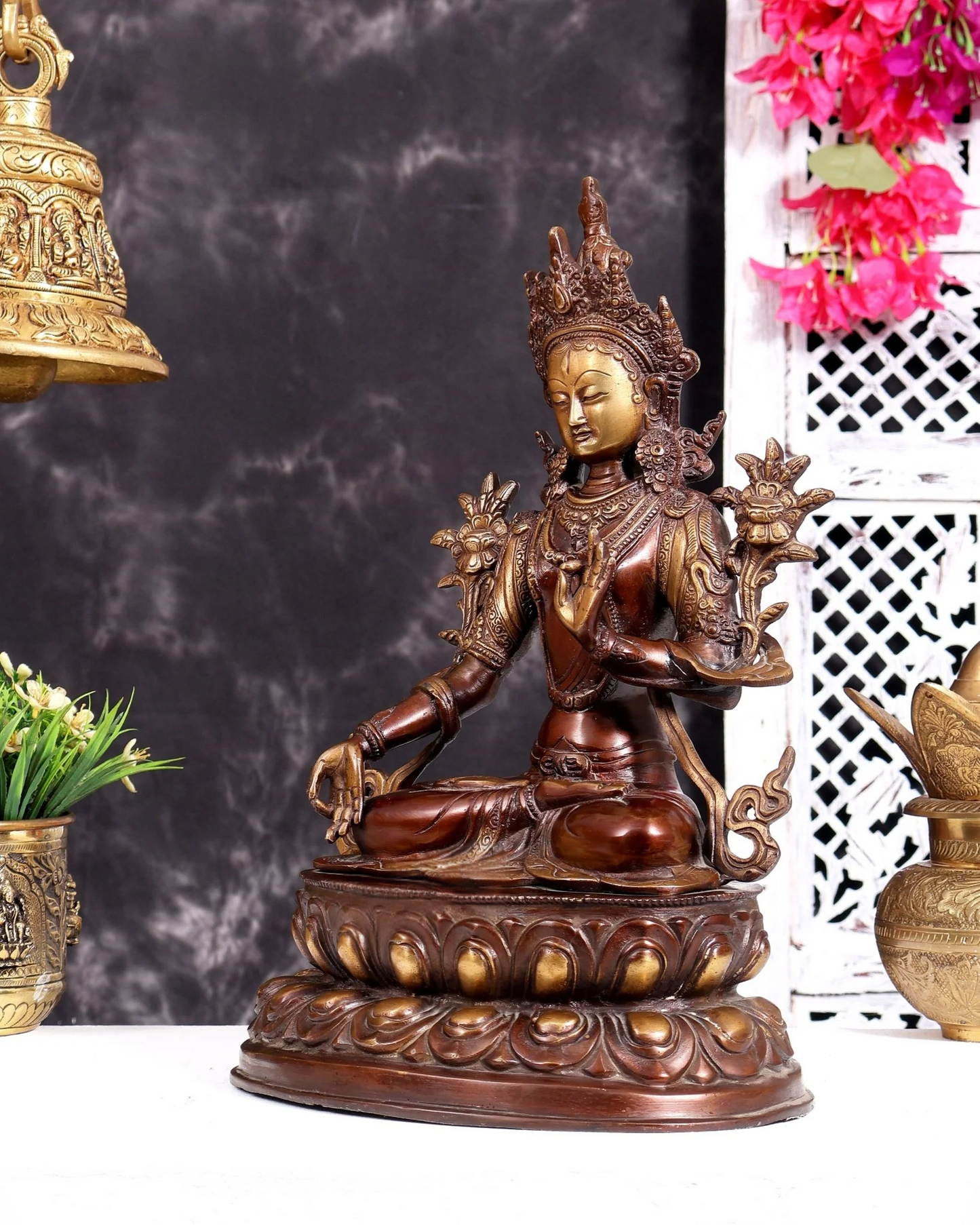 ब्रासोरा® वृंदावन वेणुगोपाल कृष्ण पीतल की प्रतिमा मोर के साथ | एंटीक नीला और सुनहरा रंग | ऊँचाई 20 इंच