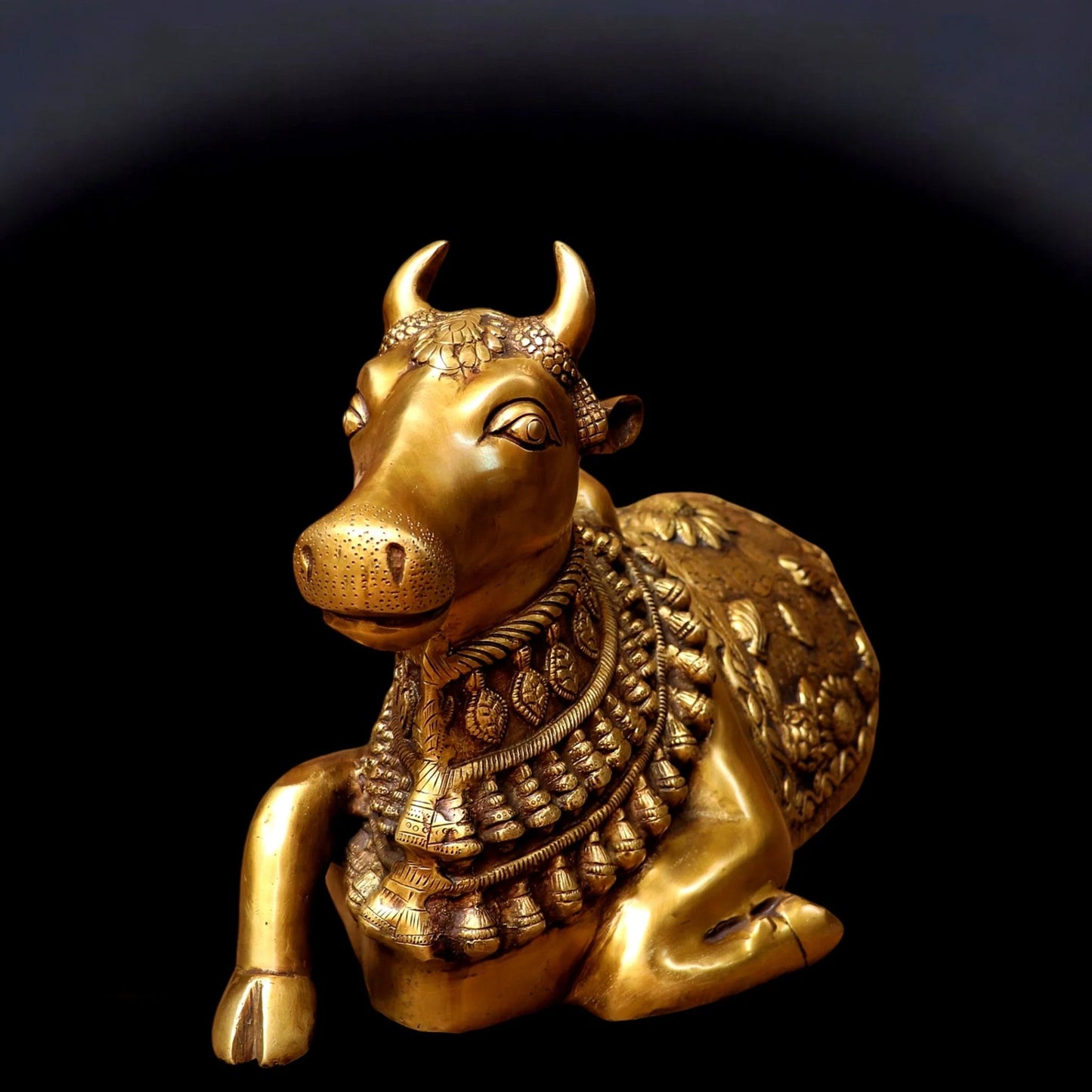 Brassaura™ Pure Brass Vintage Nandi Sculpture – Height 11 Inches & Weight 9.7 Kgs | Handcrafted Traditional Idol