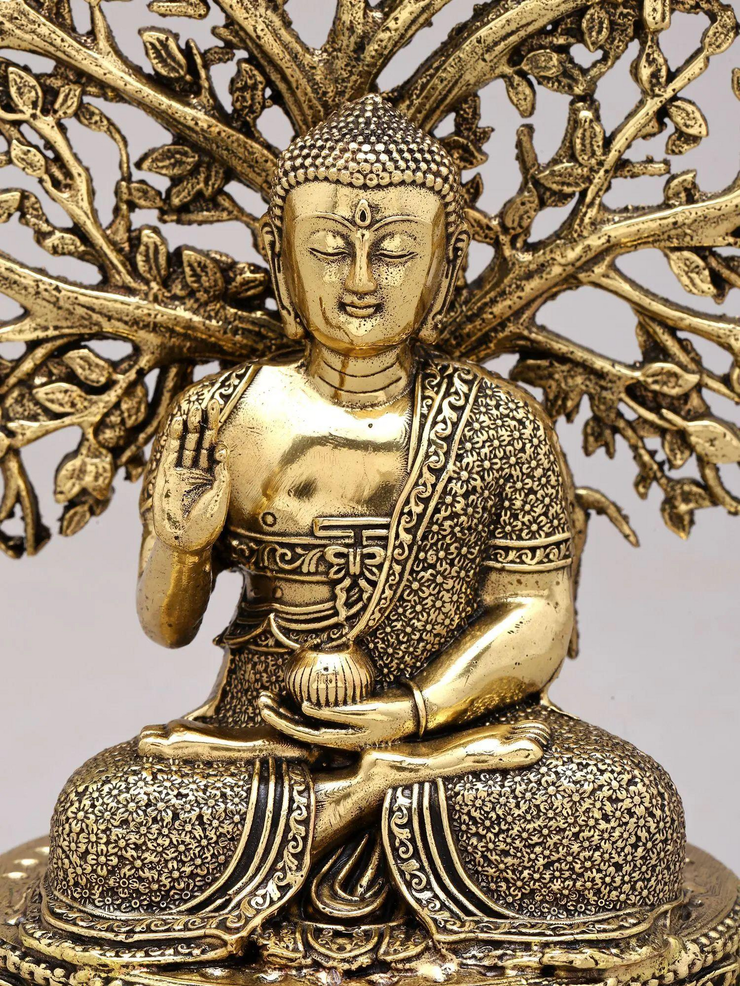 Brassaura® Buddha Meditating Under Bodhi Tree in Vitarka Mudra Idol with Gold Finish | Pure Superfine Brass Handcrafted Murti | Brass Statue for Home Temple, Pooja Room | Height 6.5 Inches | Weight 0.37 Kgs