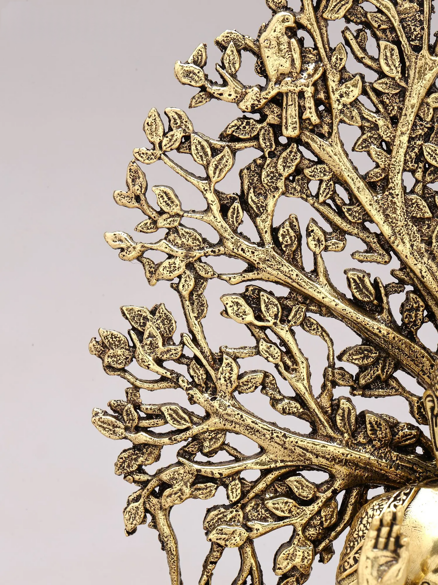 Brassaura® Buddha Meditating Under Bodhi Tree in Vitarka Mudra Idol with Gold Finish | Pure Superfine Brass Handcrafted Murti | Brass Statue for Home Temple, Pooja Room | Height 6.5 Inches | Weight 0.37 Kgs
