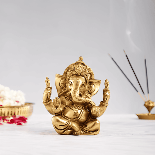 ब्रासौरा® शुद्ध पीतल भगवान गणेश मूर्ति सुनहरी फ़िनिश के साथ | ऊंचाई 6 इंच