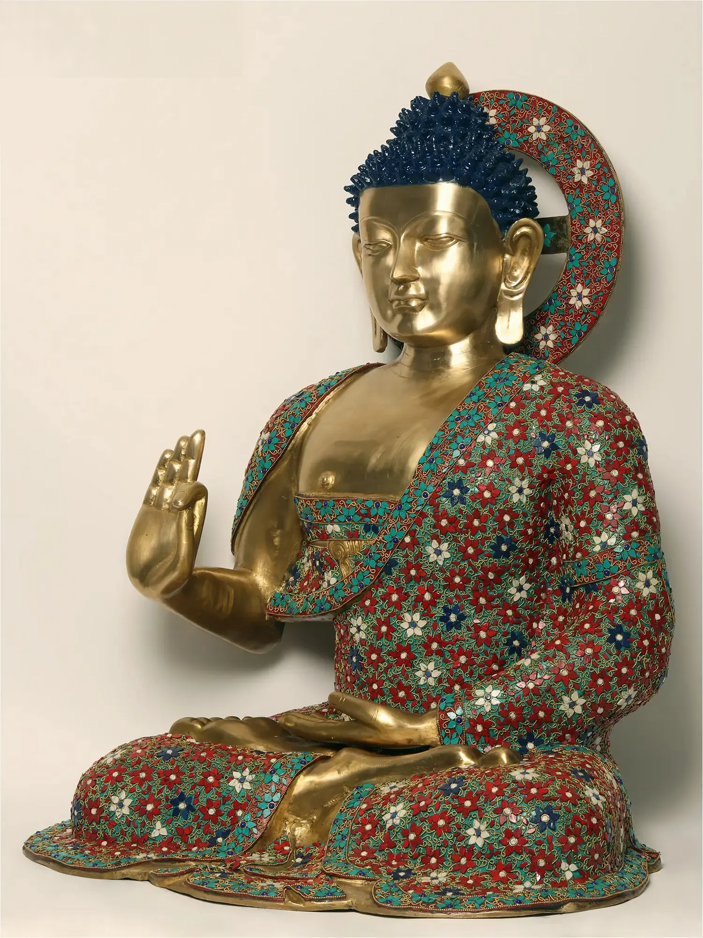 ब्रासौरा® कमल जड़ाई के काम के साथ बैठे बुद्ध | जटिल पत्थर विवरण वाली पीतल की मूर्ति | ऊंचाई 36 इंच और वजन 69.35 किलोग्राम
