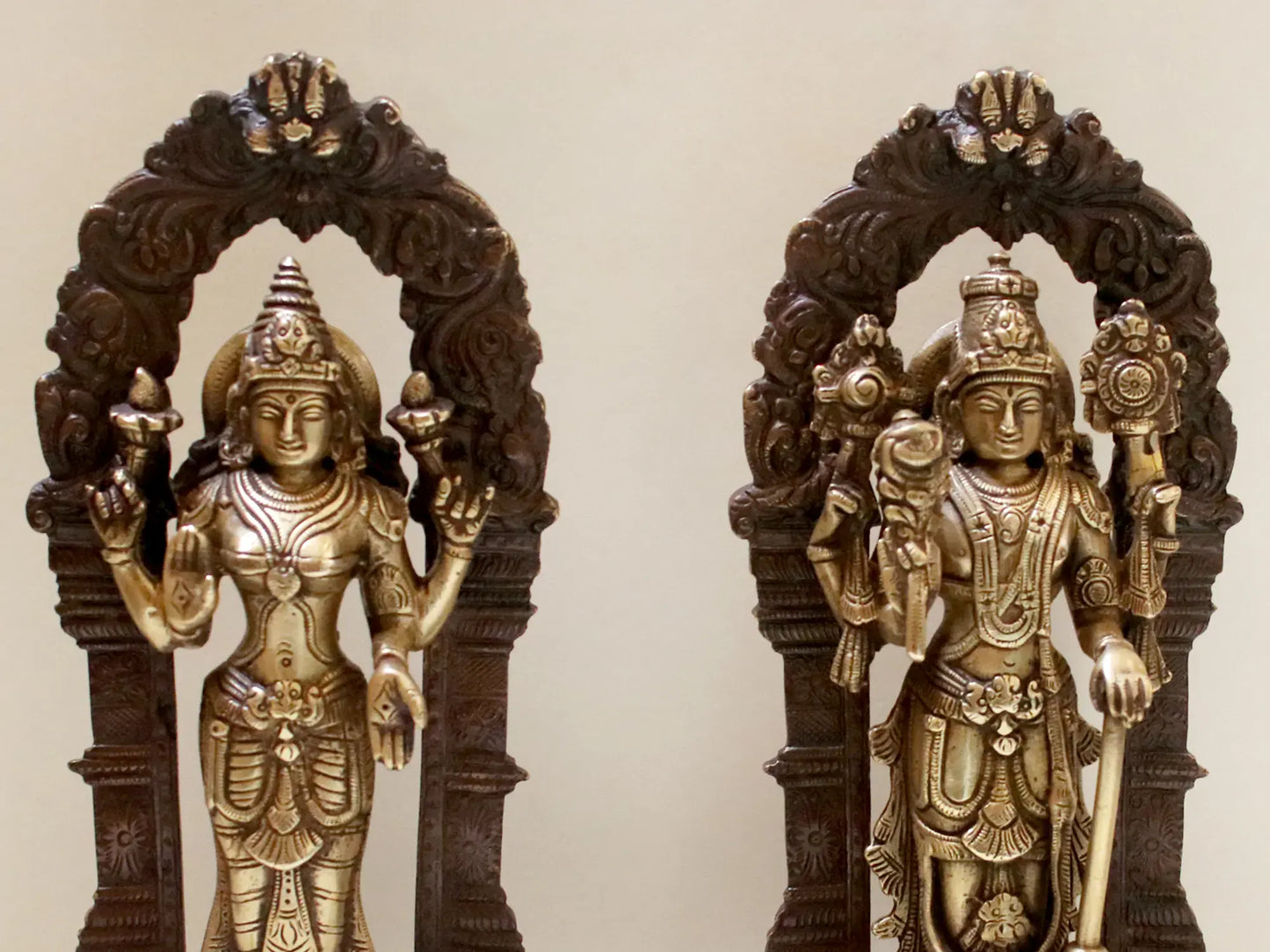 Brassaura® Brass Vishnu Lakshmi Statue | Height 9.06 Inches & Weight 3.80 kg