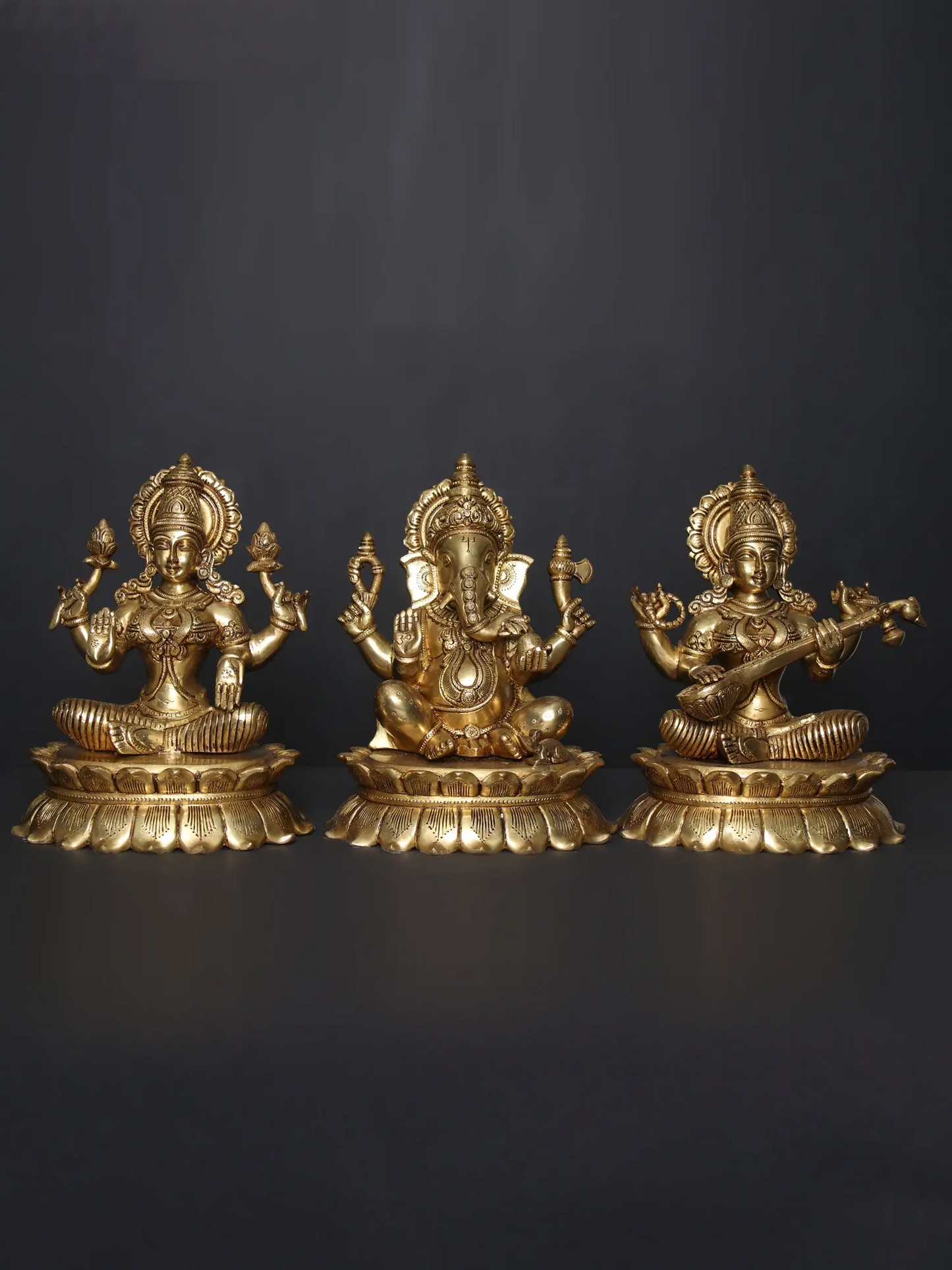 Brassaura™ लक्ष्मी गणेश सरस्वती पीतल की मूर्ति सेट | ऊँचाई 11 इंच और वज़न 22.09 किलोग्राम