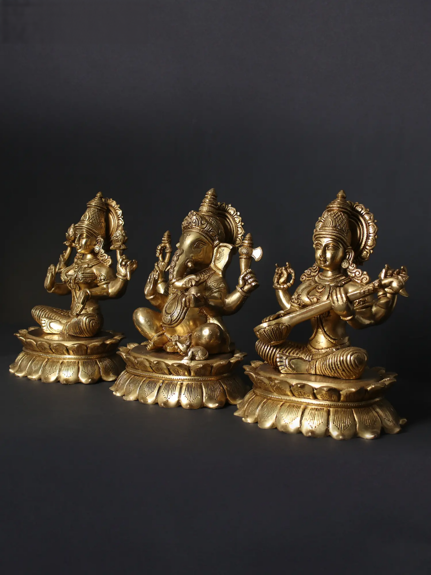 Brassaura™ लक्ष्मी गणेश सरस्वती पीतल की मूर्ति सेट | ऊँचाई 11 इंच और वज़न 22.09 किलोग्राम