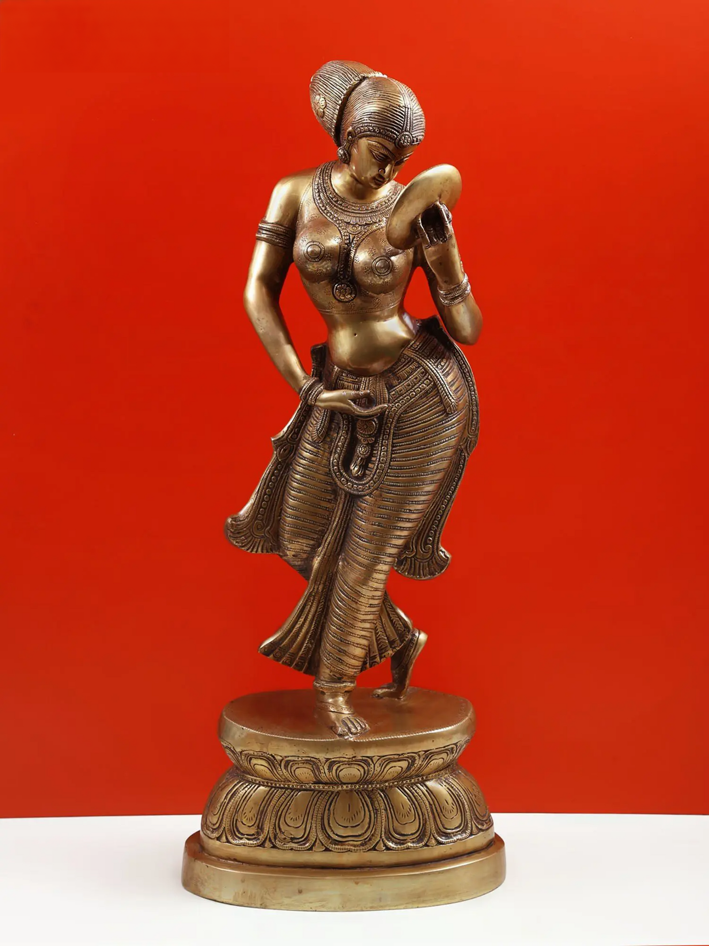 ब्रासोरा® ग्रेसफुल लेडी विथ मिरर इन नृत्य मुद्रा | शुद्ध पीतल | ऊंचाई 36 इंच और वजन 23.44 किलोग्राम