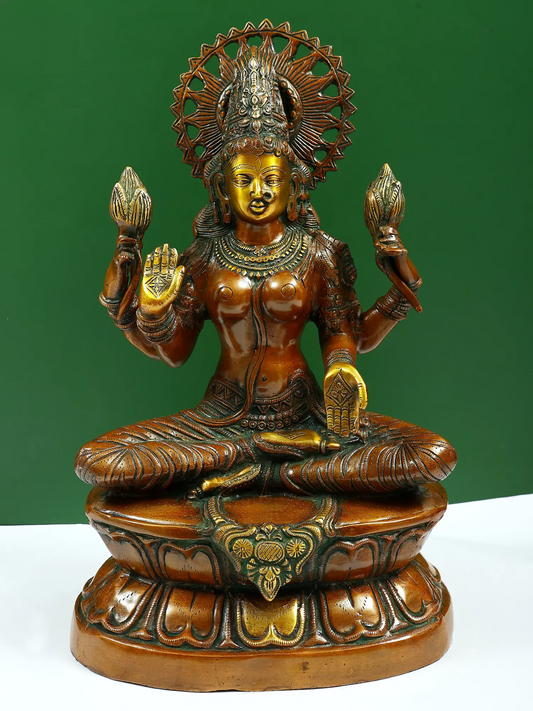 ब्रासुर® आसीन लक्ष्मी देवी प्रभावलि के साथ | पीतल की मूर्ति | ऊंचाई 19 इंच और वज़न 8 किलो