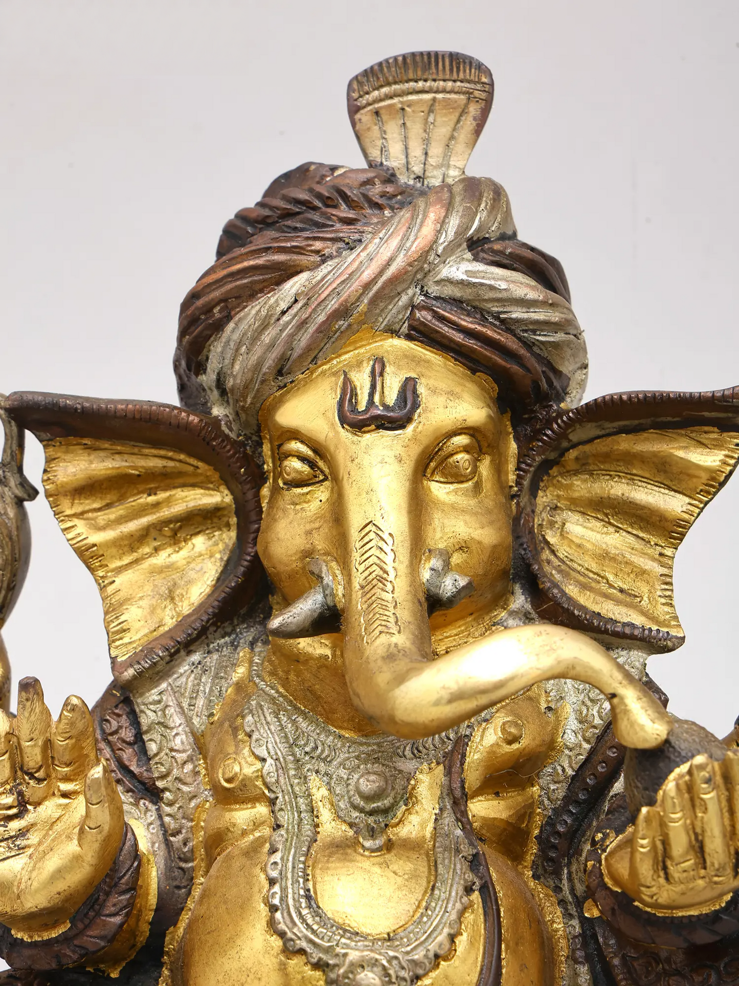 Brassaura™ Brass Pagdi Ganesha Idol for Home Temple & Festive Decor | 9 Inches | 5.20 kgs