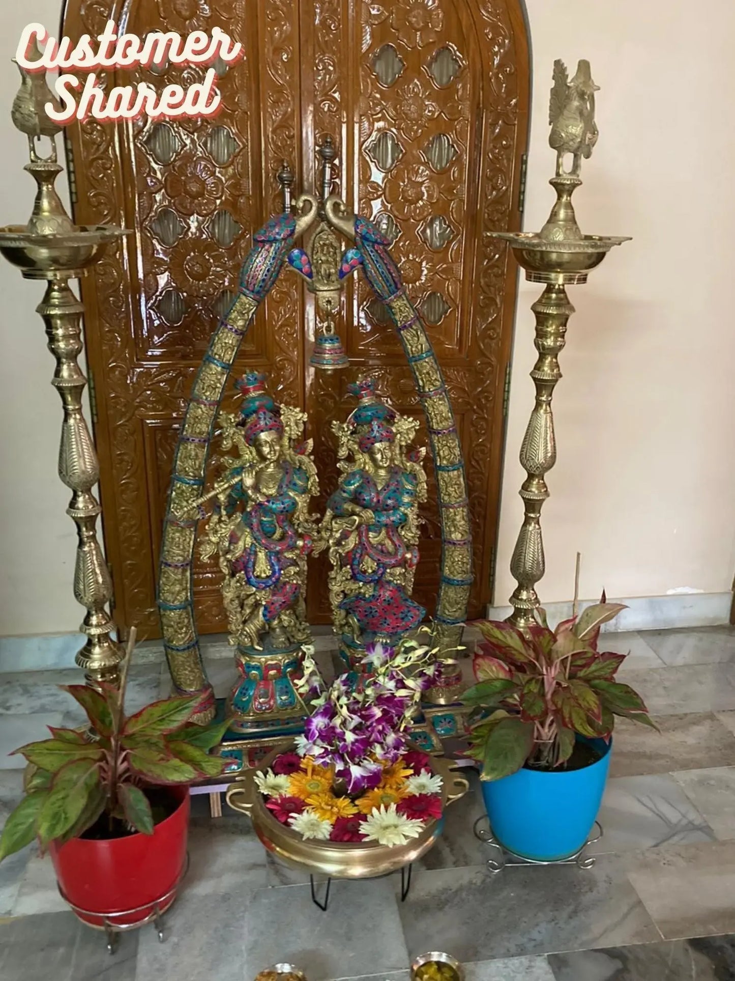 ब्रासौर्रा® ब्रास राधा कृष्ण की प्रतिमा जड़ाई के काम के साथ | ऊंचाई 44.49 इंच और वज़न 81.50 किग्रा