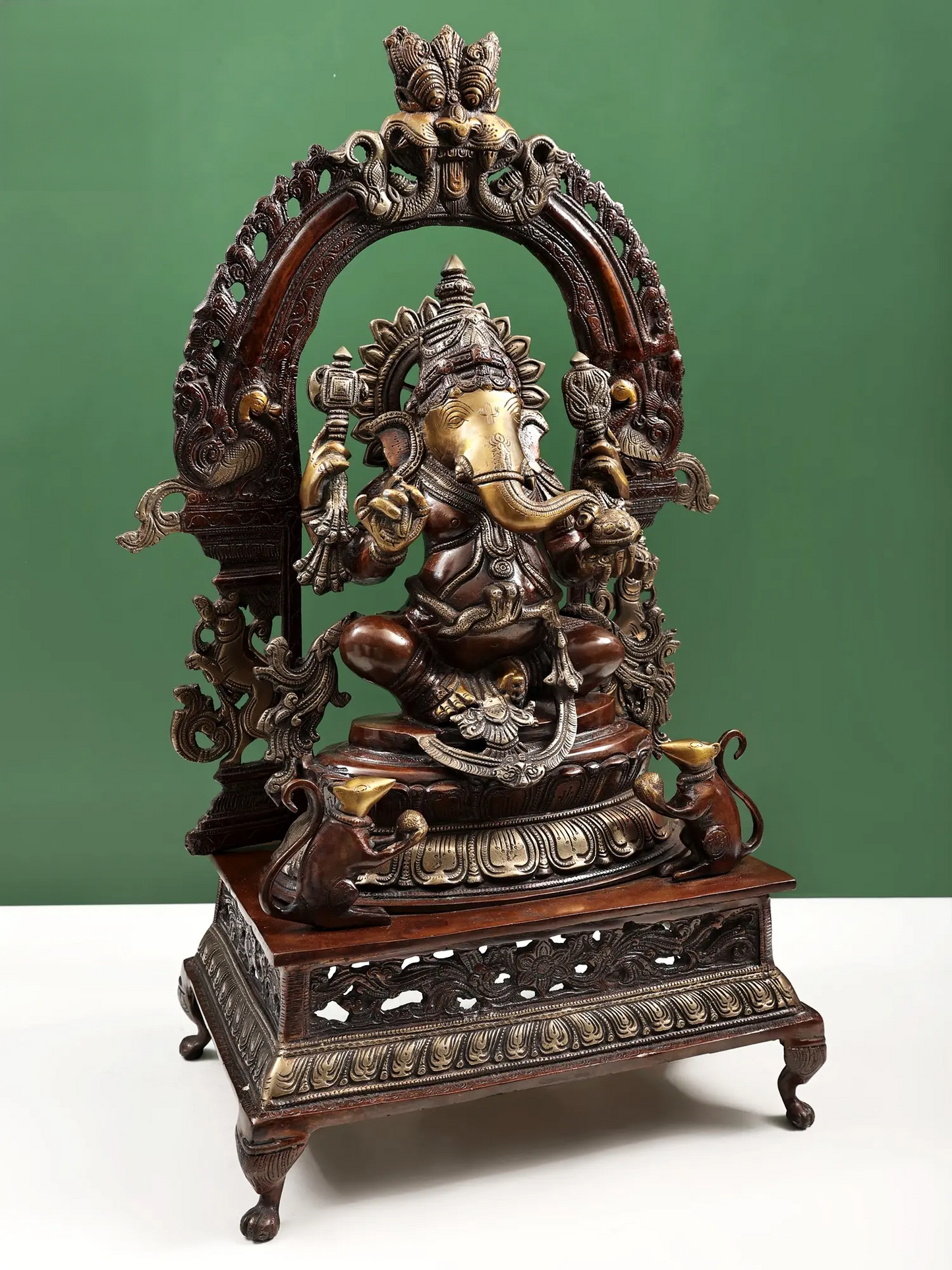 Brassaura® Royal Dual-Tone Arch Ganesha Brass Statue | Height 21.06 Inches & Weight 29.40 kgs
