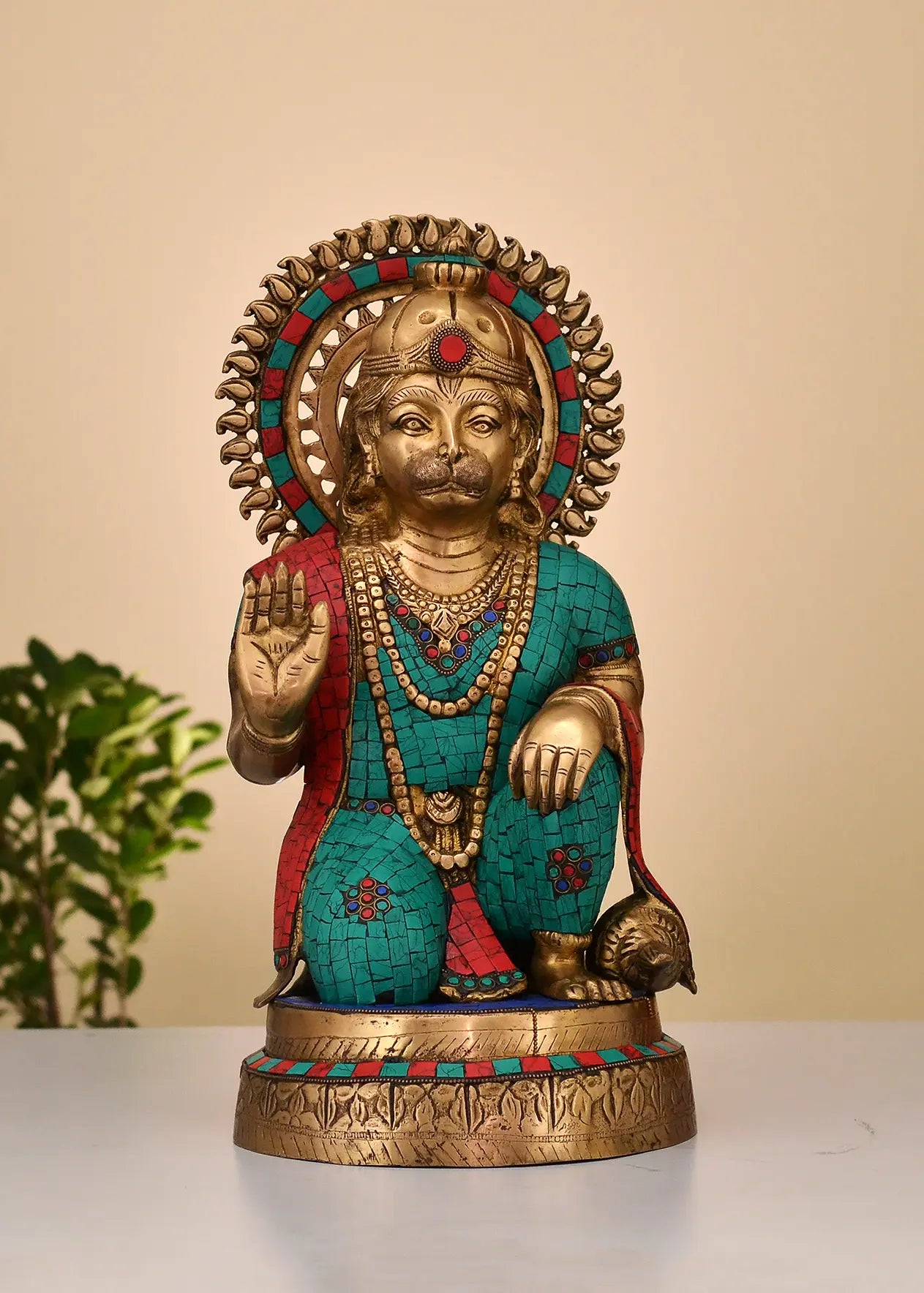 ब्रासुरा® बैठे हुए आशीर्वाद देते हनुमान | जड़ाई के काम के साथ पीतल | ऊँचाई 19 इंच और वज़न 18.18 किलोग्राम