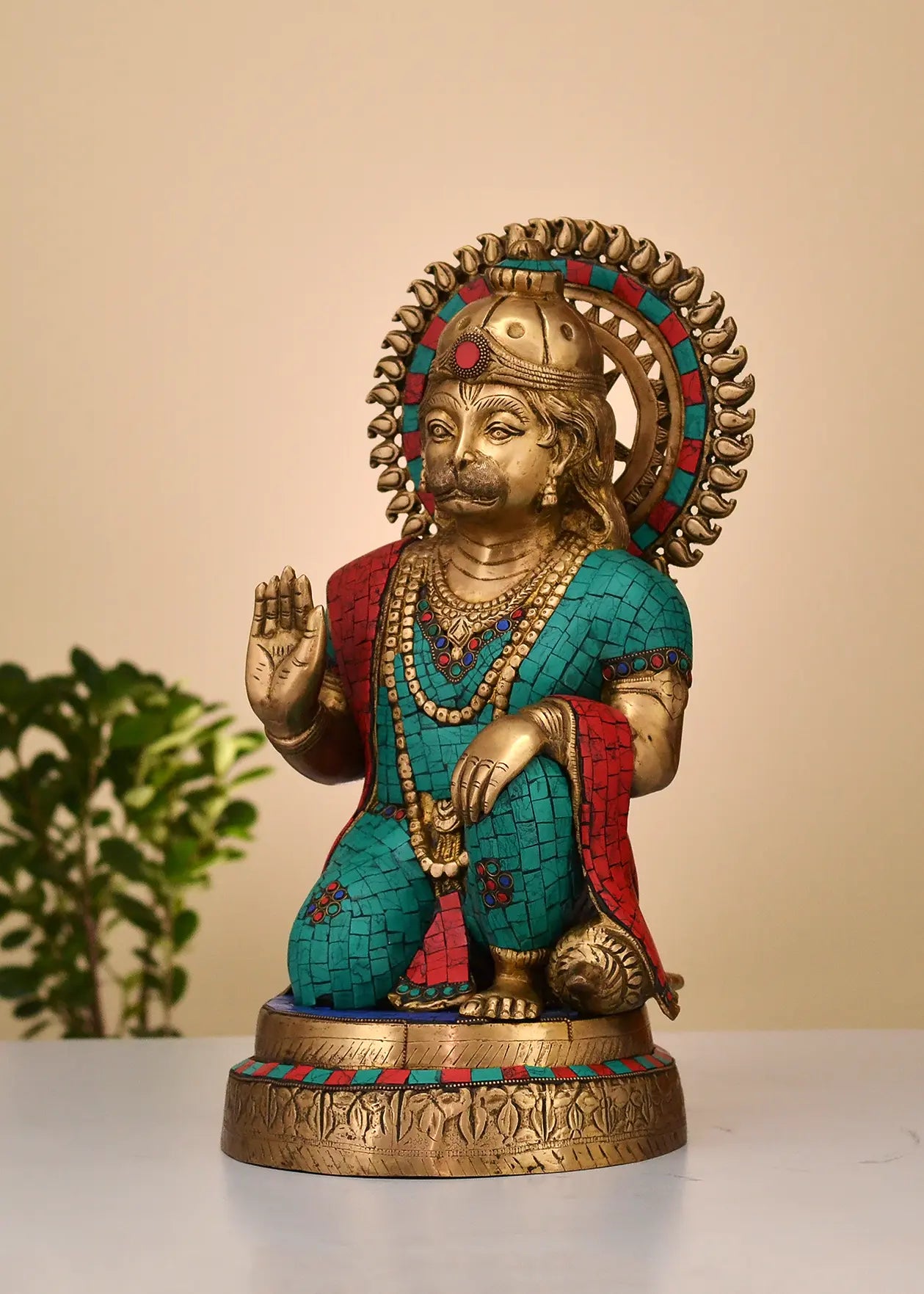 ब्रासुरा® बैठे हुए आशीर्वाद देते हनुमान | जड़ाई के काम के साथ पीतल | ऊँचाई 19 इंच और वज़न 18.18 किलोग्राम