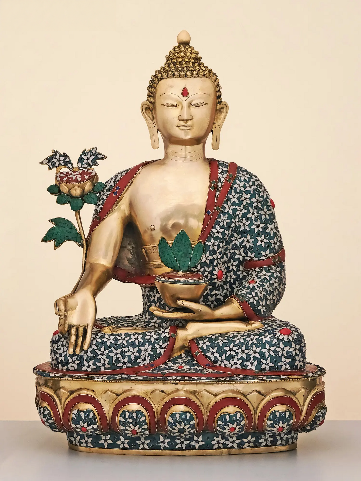 ब्रासौरा® बैठी हुई बुद्ध की मूर्ति जड़ाई के काम के साथ | जटिल पत्थर की जड़ाई वाला पीतल | ऊंचाई 34 इंच और वज़न 45.42 किलोग्राम