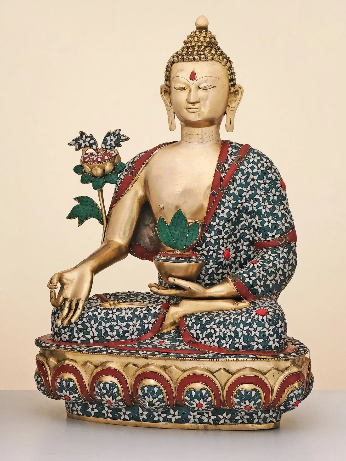 ब्रासौरा® बैठी हुई बुद्ध की मूर्ति जड़ाई के काम के साथ | जटिल पत्थर की जड़ाई वाला पीतल | ऊंचाई 34 इंच और वज़न 45.42 किलोग्राम