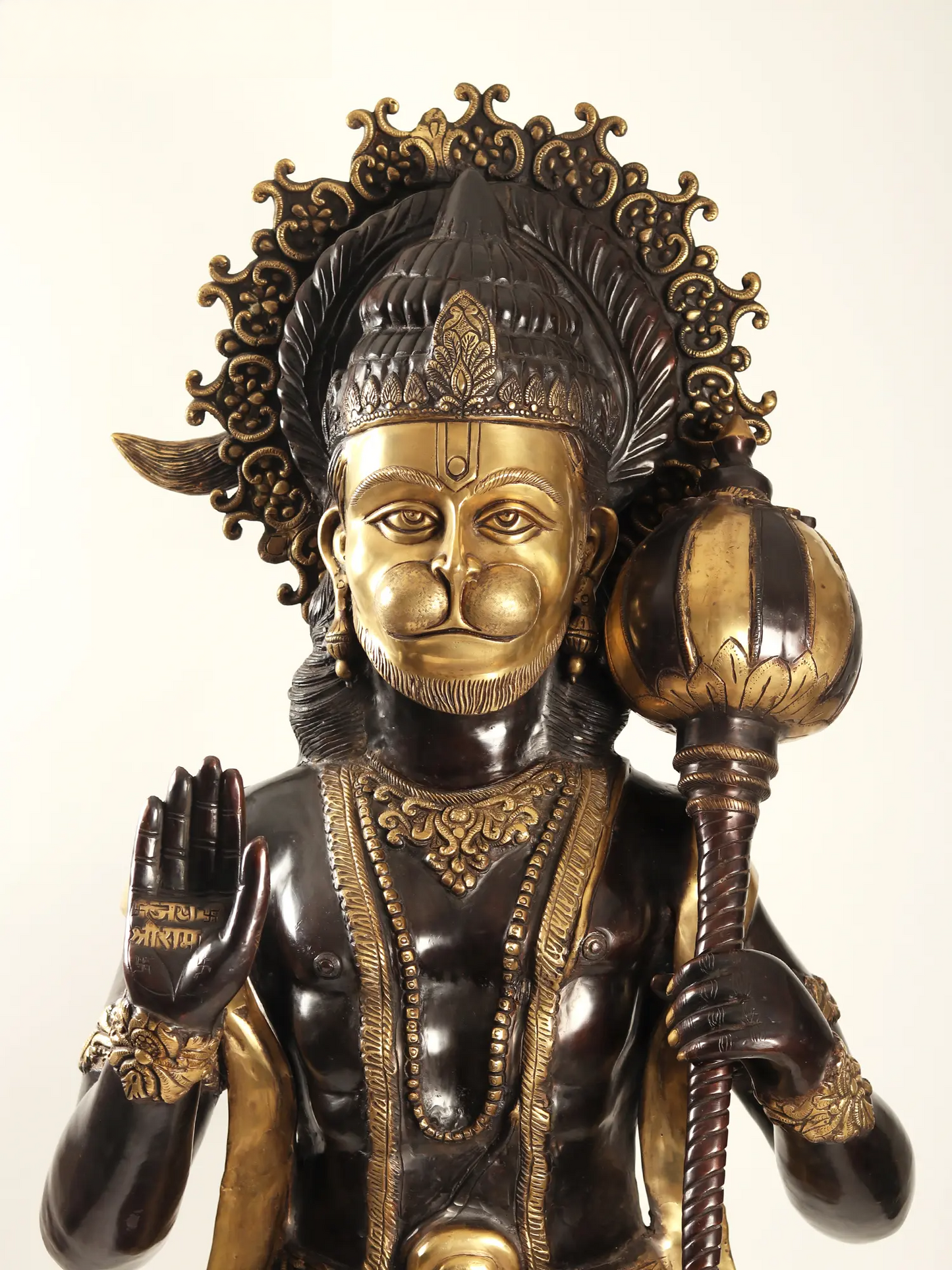ब्रेसौरा® खड़े हनुमान जी आशीर्वाद मुद्रा | शुद्ध पीतल | ऊंचाई 77 इंच वज़न: 214.70 किलोग्राम