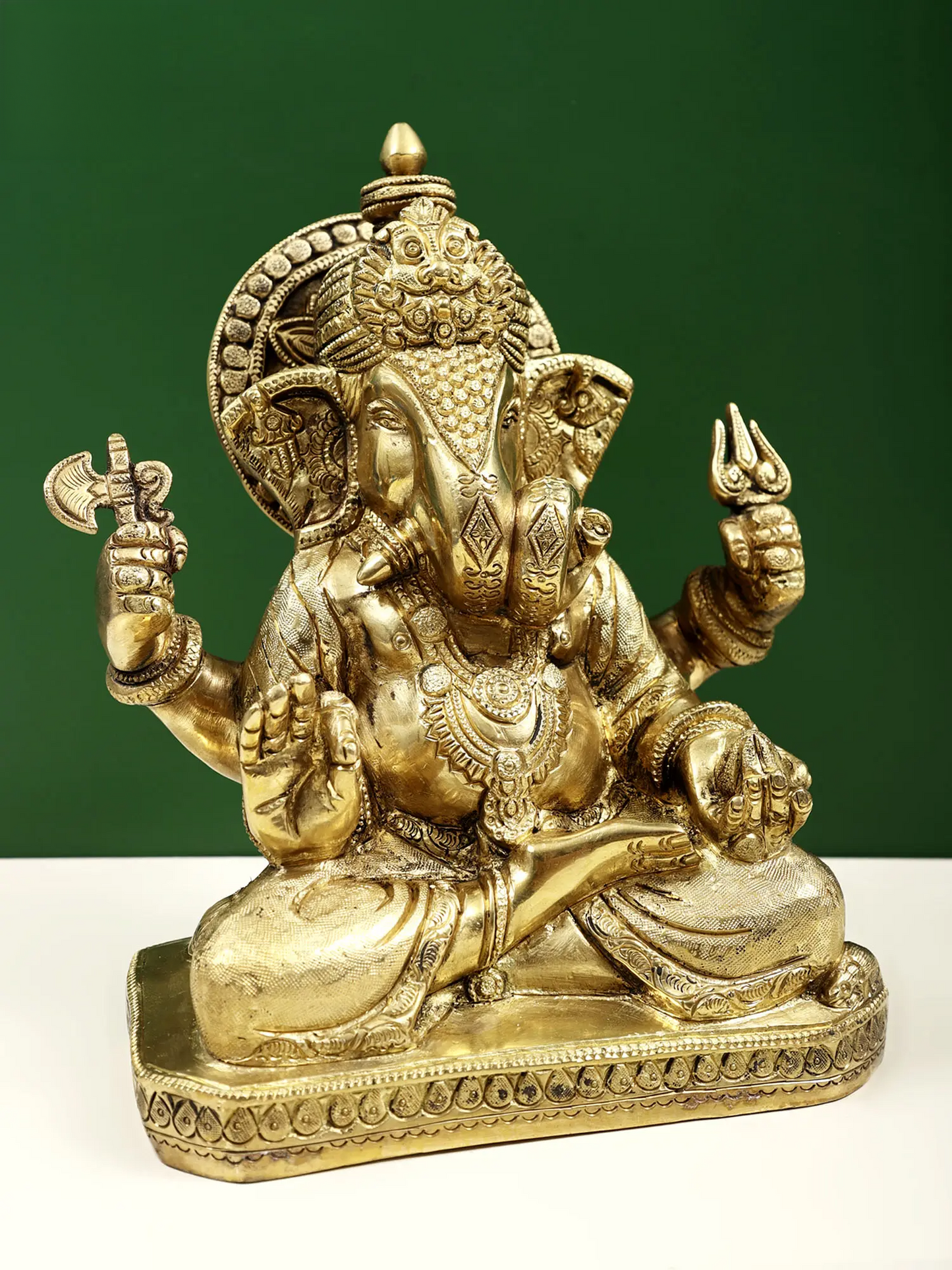 Brassaura® Classic Seated Ganesha Idol | Height 9.05 Inches & Weight 5.79 kgs