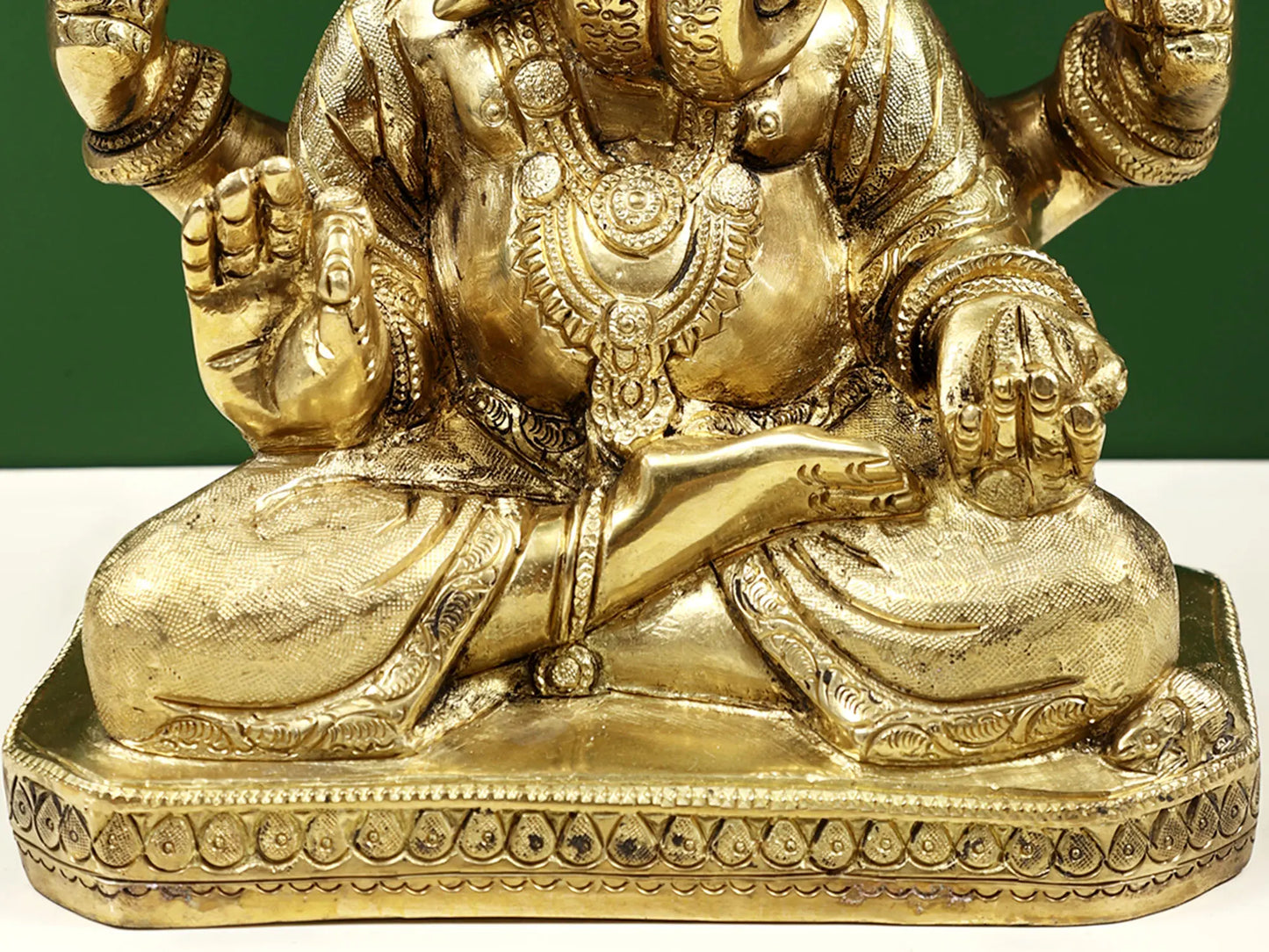 Brassaura® Classic Seated Ganesha Idol | Height 9.05 Inches & Weight 5.79 kgs