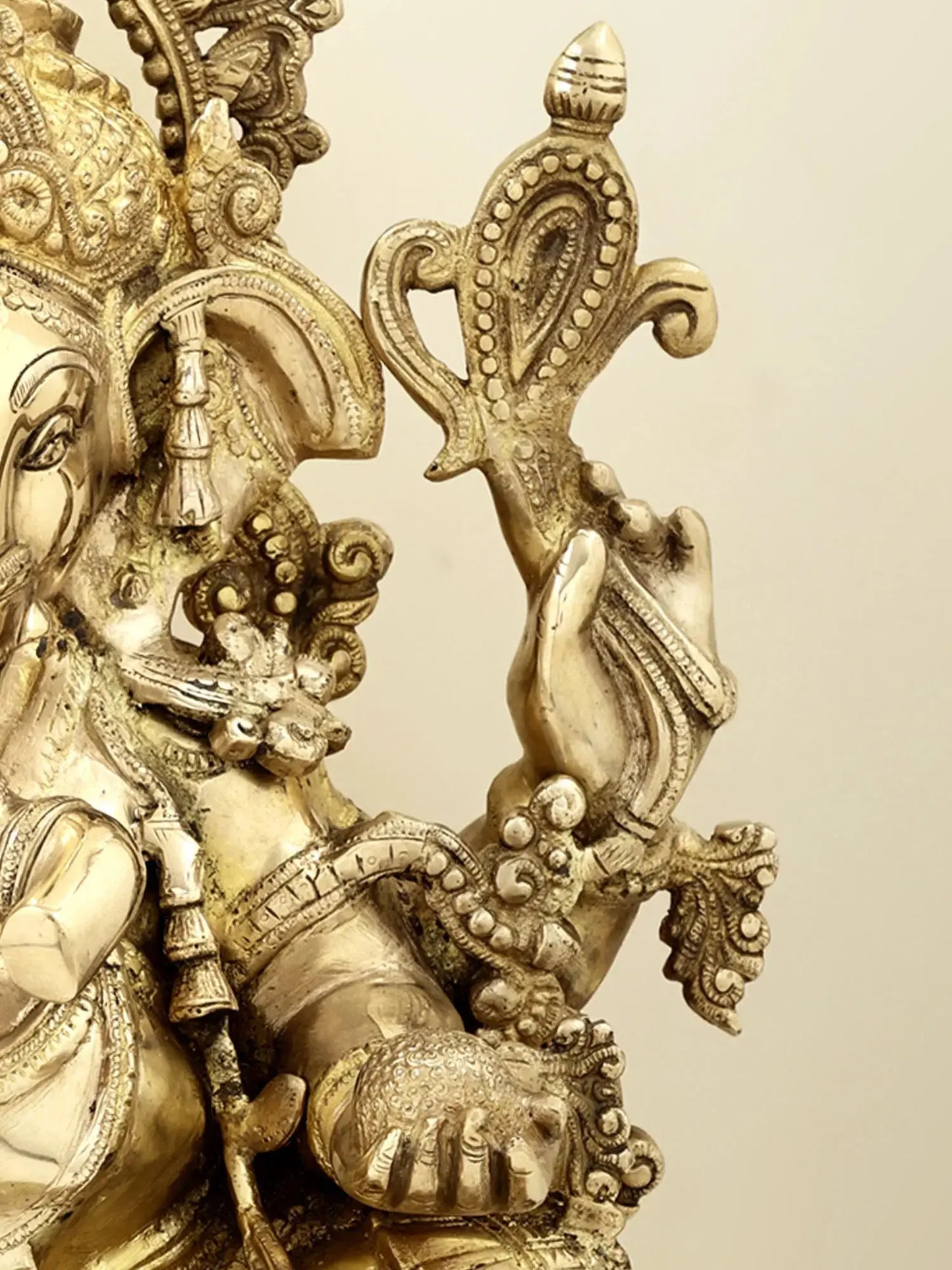 Brassaura® Majestic Seated Ganesha with Ornate Prabhavali | Height 19.29 Inches & Weight 24.50 kgs